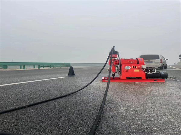 高石碑镇马路路基路面开裂下沉注浆加固灌浆